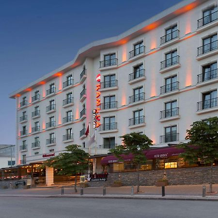 Готель Ramada By Wyndham Istanbul Florya Екстер'єр фото