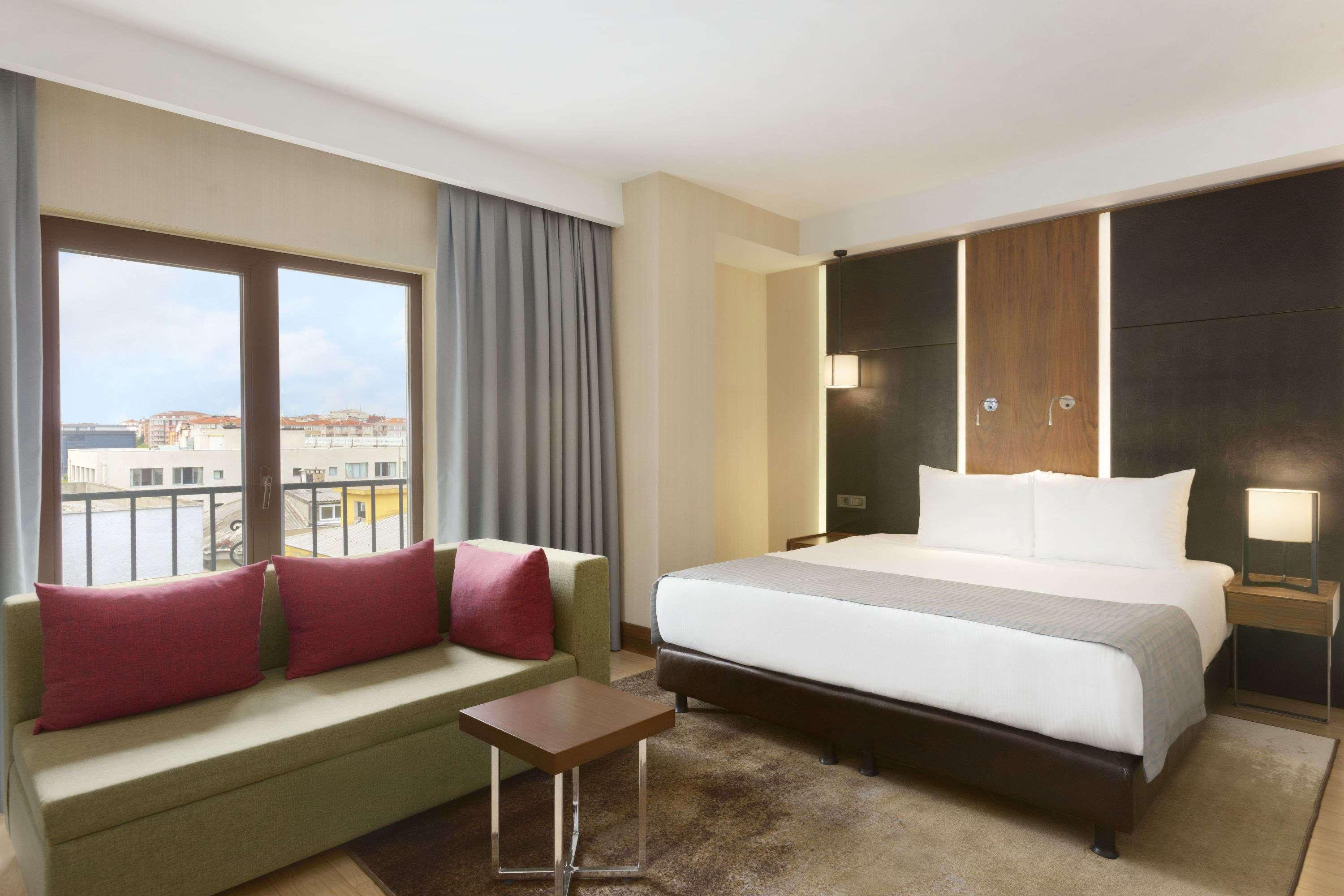 Готель Ramada By Wyndham Istanbul Florya Екстер'єр фото