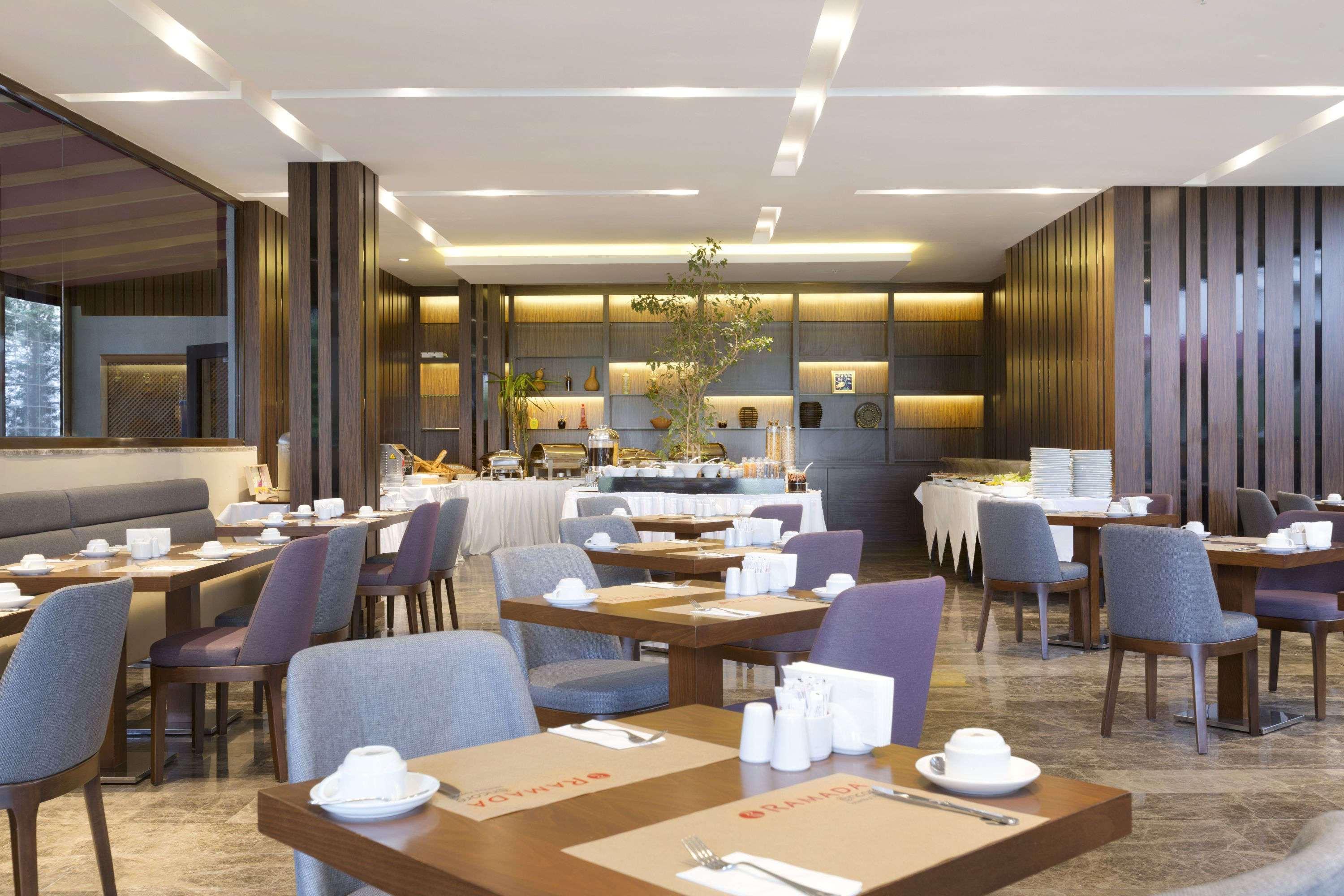 Готель Ramada By Wyndham Istanbul Florya Екстер'єр фото