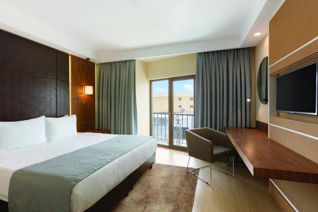 Готель Ramada By Wyndham Istanbul Florya Екстер'єр фото